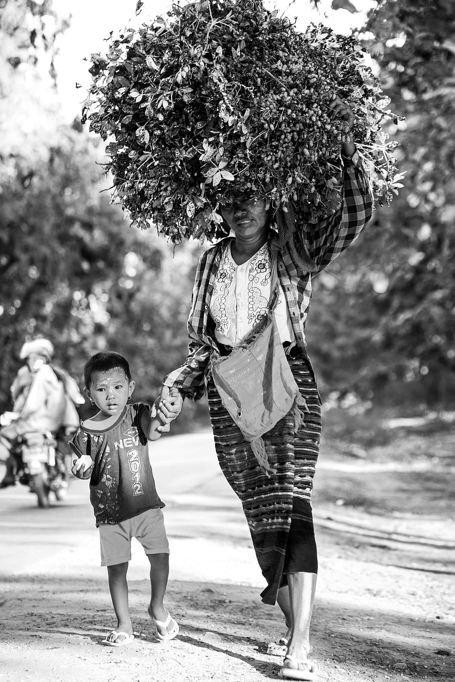 myanmar, woman, kid, family, mother, mom, baby, child, people, portrait
