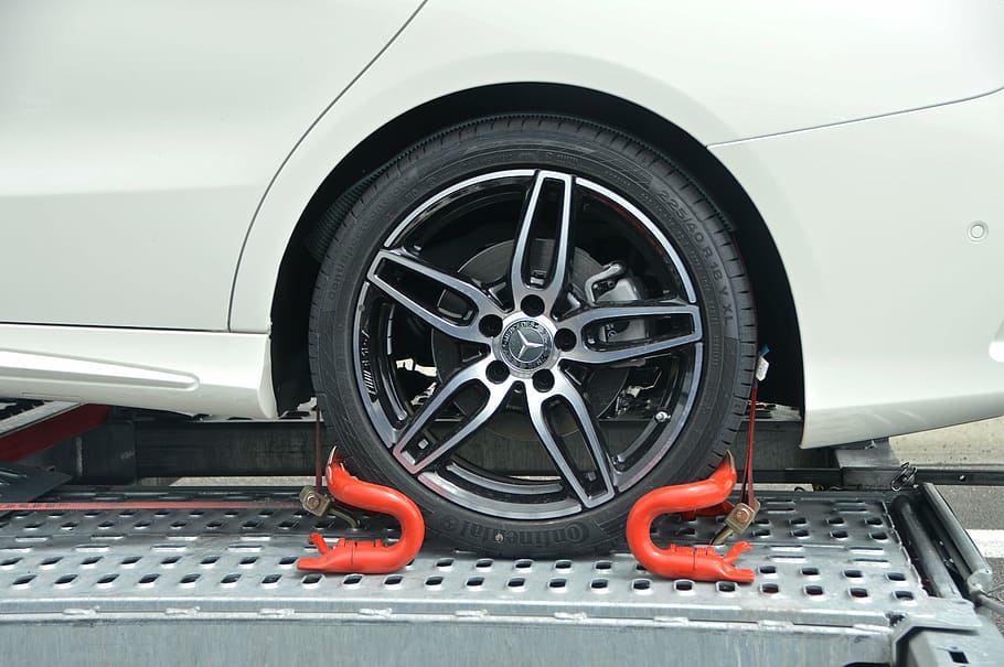 silver mercedes-benz oem wheel, trapped, on the motorway, towing service, ramp, accident, new cars, adac, lanes, vehicles