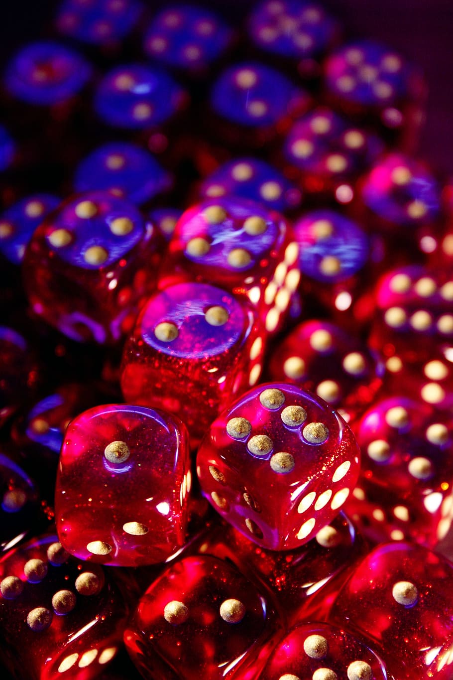 lote de dados rojos, cubo, juego de rol, paga, velocidad instantánea, cubo de números, juegos de azar, suerte, rojo, rosa