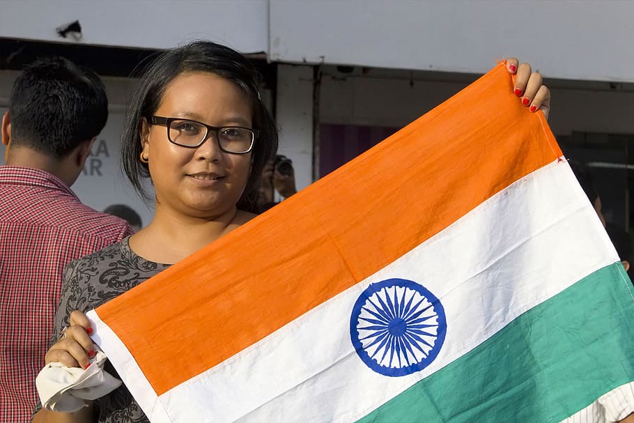 mujer, sosteniendo, bandera india, India, Independencia, Tricolor, patriotismo, país, nacional, república