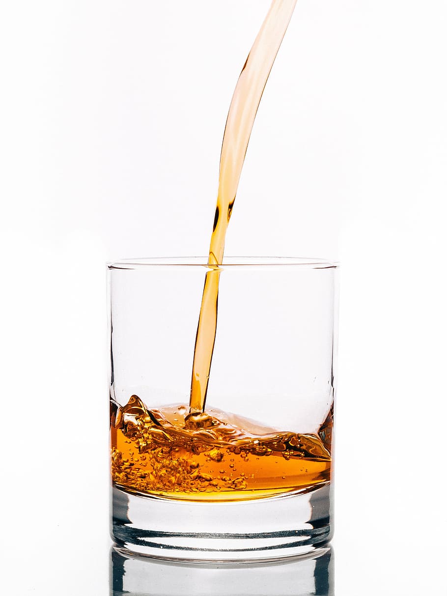 クリア, ショットグラス, 液体, アルコール, ガラス, 注ぐ, ウイスキー, 飲料, 飲み物, 飲酒