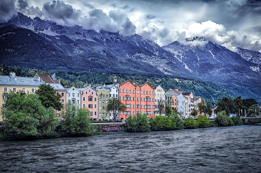 Tirol, Innsbruck, Austria, ciudad, posada, casas, río, mercado, tormenta, nubes
