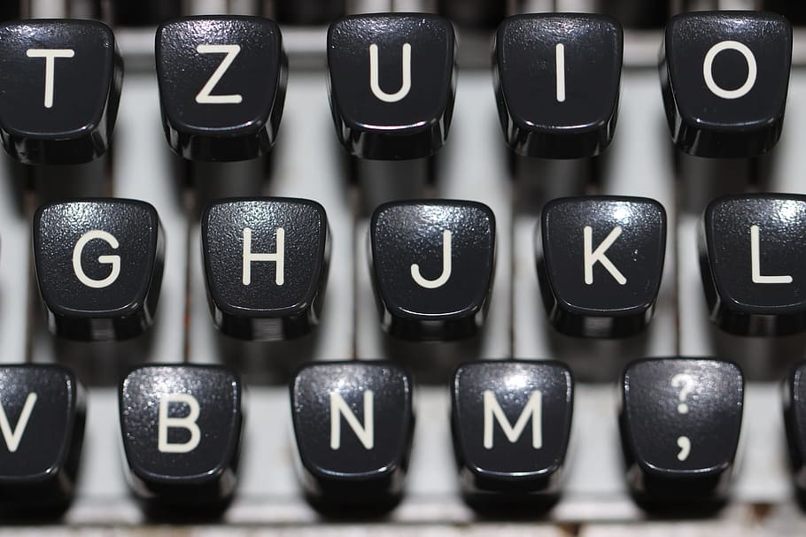 close-up photo, typewriter keys, typewriter, keyboard, type, vintage, blog, news, journalism, print