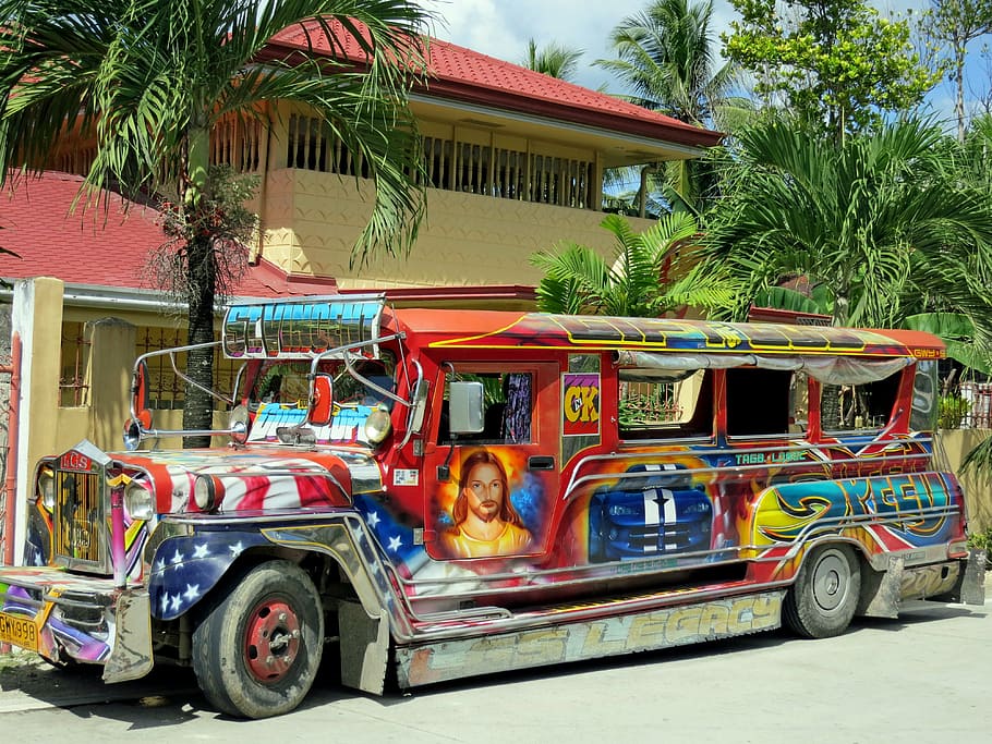 jeepney, estacionado, frente, casa, ônibus, coloridos, transporte, veículo, público, filipino