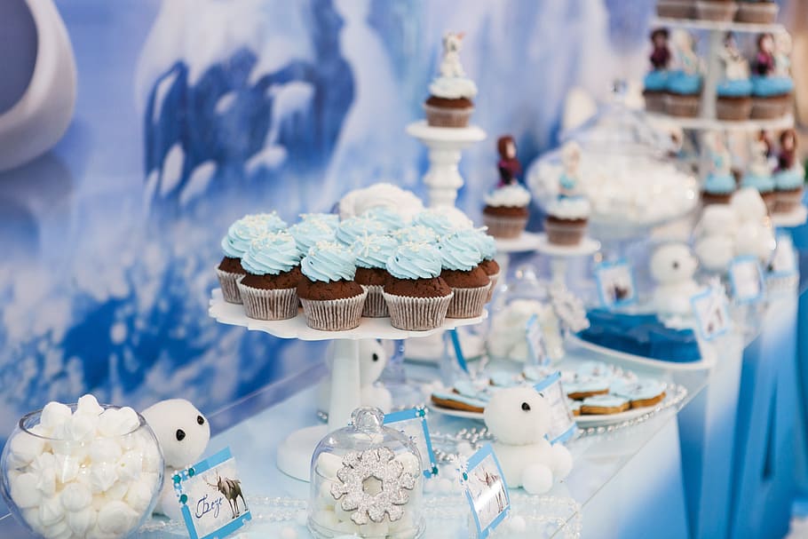 brown, cupcakes, blue, icing, top, Candy, Candy, Candy Bar, Holiday, Sweets, Cake