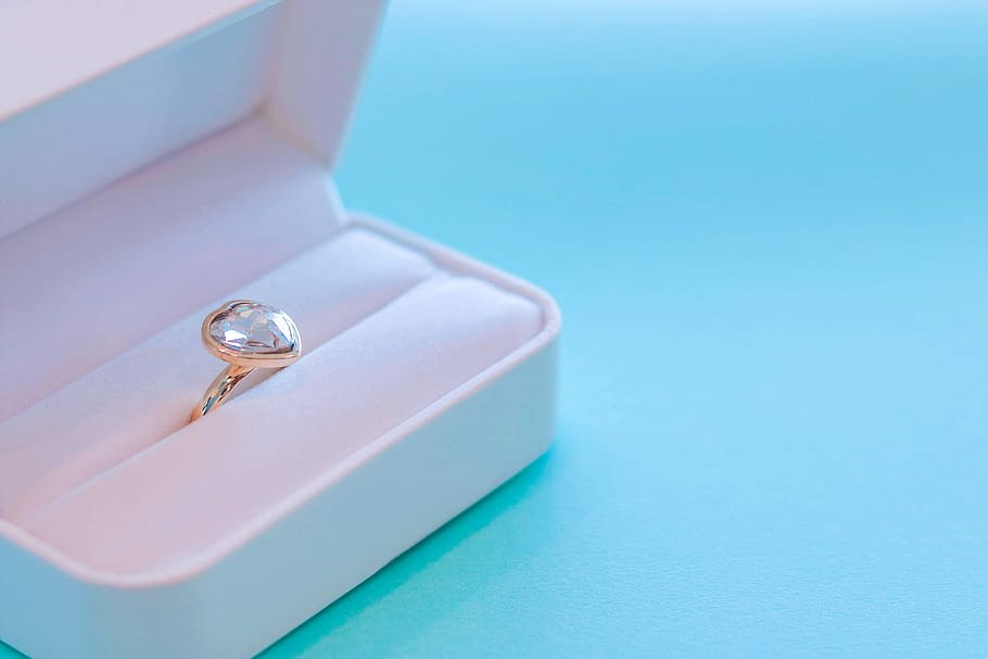 anel de prata garanhão de diamante, caso, diamante, garanhão, prata, anel, jóias, azul, close-up, anel de noivado