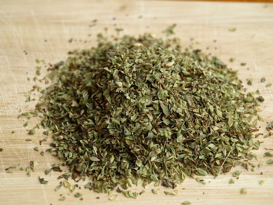 green grind leafs, oregano, herbs, season, aromatic herbs, dry, mediterranean, spice, food and drink, wellbeing