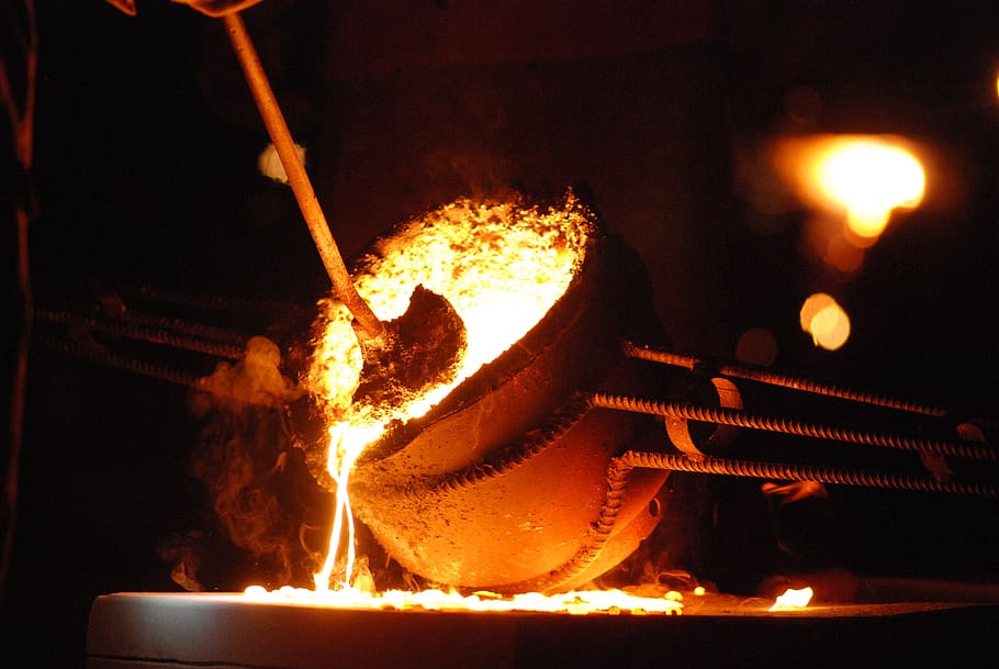 iron pour, iron, hot, molten, casting, heat, fire, bubbly, flowing, embers