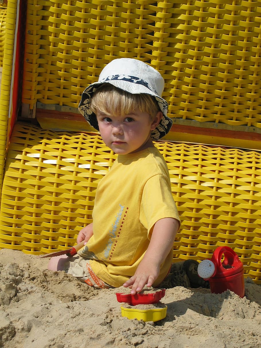 Child, Play, Sand, Beach, sand, beach, digging, sandalwood, beach chair, sand pit, cap