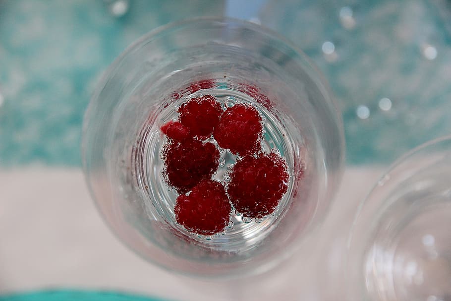 soaked, glass, champagne, sparkling, celebration, cup, abut, champagne glass, aperitif, raspberries