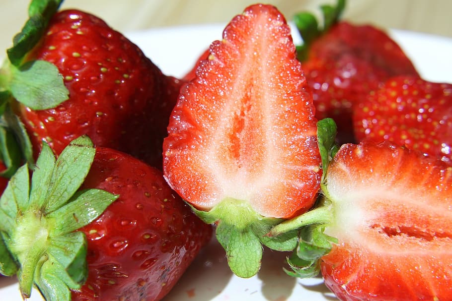half, strawberries, close-up, strawberry, fruit, juicy, food, ripe, healthy, fresh