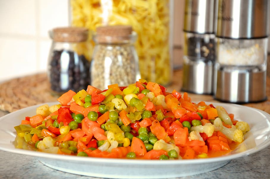 vegetables, mixed vegetables, peas, carrots, cook, healthy, delicious, food, vitamins, nutrition