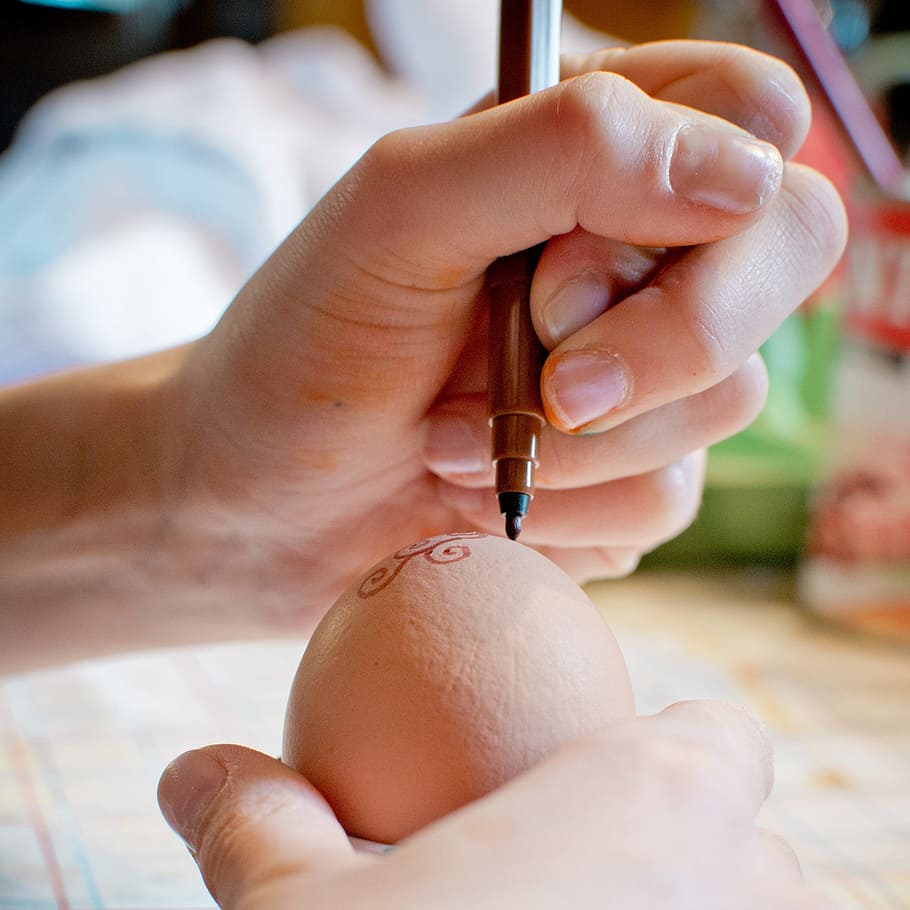 person, holding, brown, marker, egg, paint, pen, easter egg, keep, finger