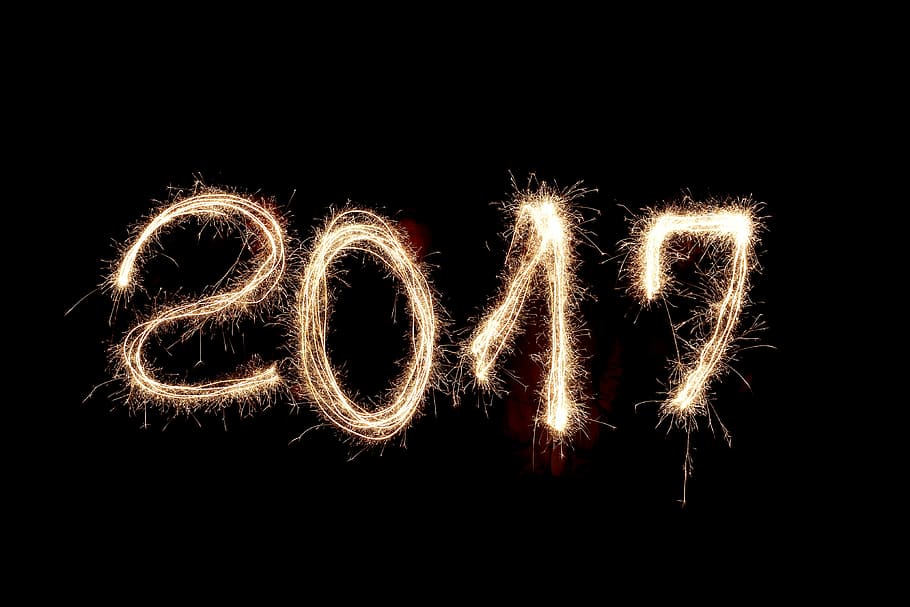 Fondo de pantalla de bengala 2017, víspera de año nuevo, día de año nuevo, 2017, feliz año nuevo, fuegos artificiales, año nuevo, cambio de año, arte de fuegos artificiales, estados financieros anuales
