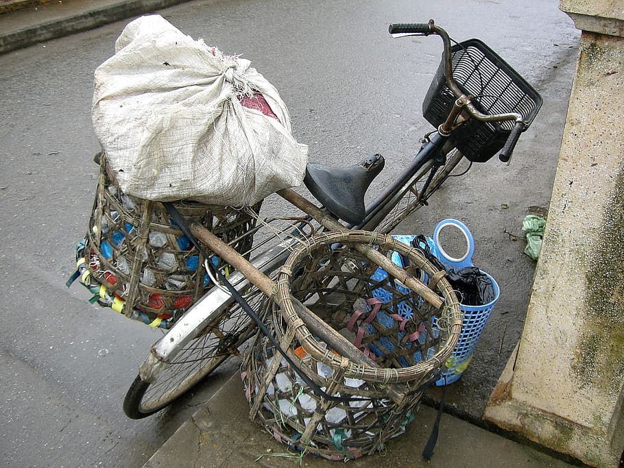 bicycle, basket, bike bag, balance, transportation, mode of transportation, land vehicle, container, day, bicycle basket