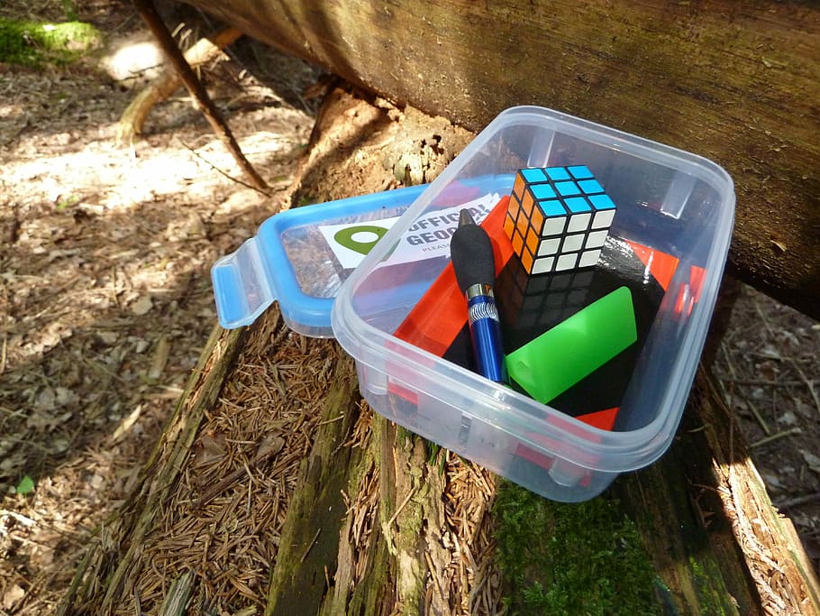 white, plastic storage box, Geocache, Geocaching, Cache, Small, logbook, hiding place, search, to find