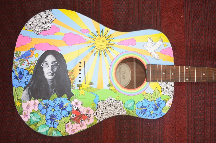 Guitarra multicolor, guitarra acústica, hippie, guitarra, pintado, años 60, arte, artista, música, musical