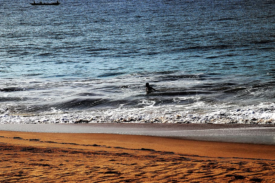 person, sea, seashore, daytime, ocean, travel, nature, sand, at the court of, beach