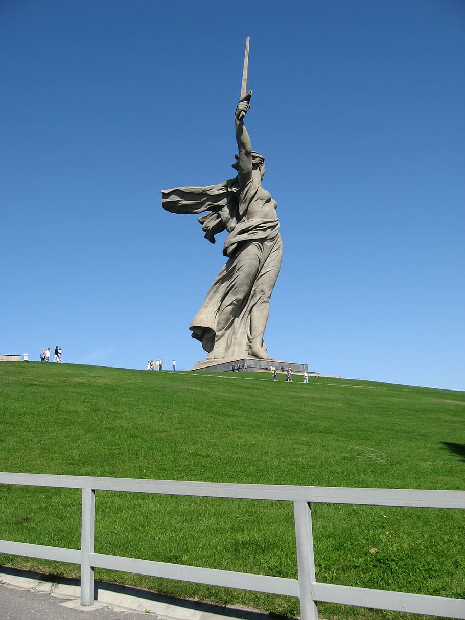 Mamayev Kurgan, Mother Motherland, escultura, estación de metro stalingrado, volgogrado, monumento, primavera, cielo azul, estatua, destinos de viaje