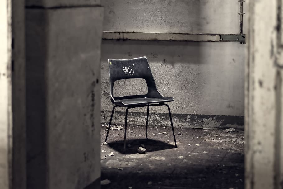 회색, 금속 의자, 내부, 콘크리트, 방, 의자, 심문, 고통, 분위기, 잃어버린 장소