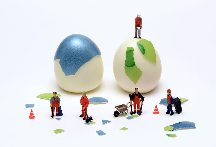 mini figure art, clean, easter eggs, shell, make clean, a street cleaner, miniatures, wipe, broom, wheelbarrow