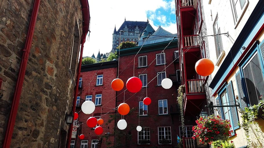 red, white, balloons, hallway, Canada, Old Quebec, québec, quebec, frontenac, lower town