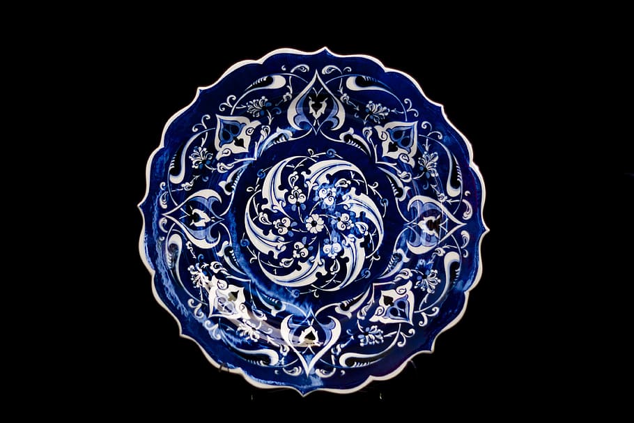 round, blue, white, damask decor, damask, decor, tile, handicrafts, increased, plate