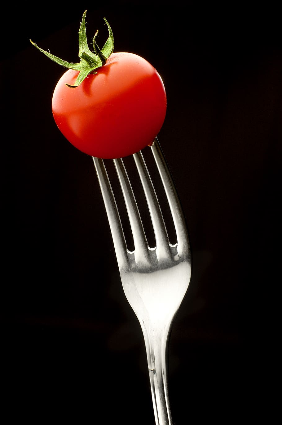 tomato, fork, red, black, background, food, tasteful, tasty, fresh, vegetable