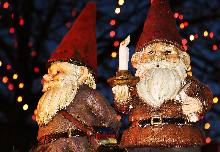 two gnome figurines, brownie, heinzel christmas market, cologne, cologne christmas market, old town, cologne brownie, tree, evening, winter