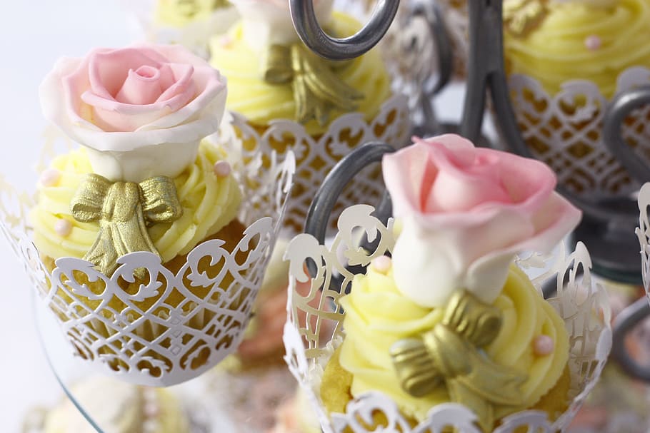 rosa, blanco, temática, fotografía de primer plano de cupcakes, cupcakes, decoración, dulce, postre, comida, pasteles