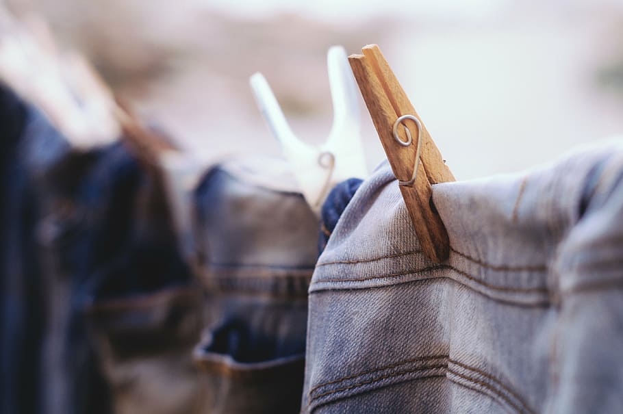 brown clothes pin, blur, clothes, clothespins, color, denim, hanged, jeans, outdoors, pants
