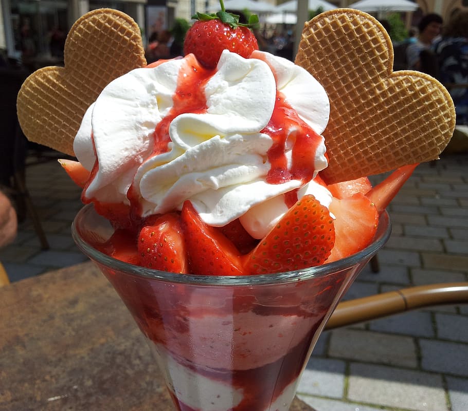 sliced, strawberries, white, icing, clear, glass cup, ice, ice cream sundae, strawberry cup, food and drink