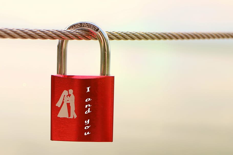 merah, u-lock, kunci keamanan, simbol, cinta, keterhubungan, perasaan, emosi, pasangan, gantung