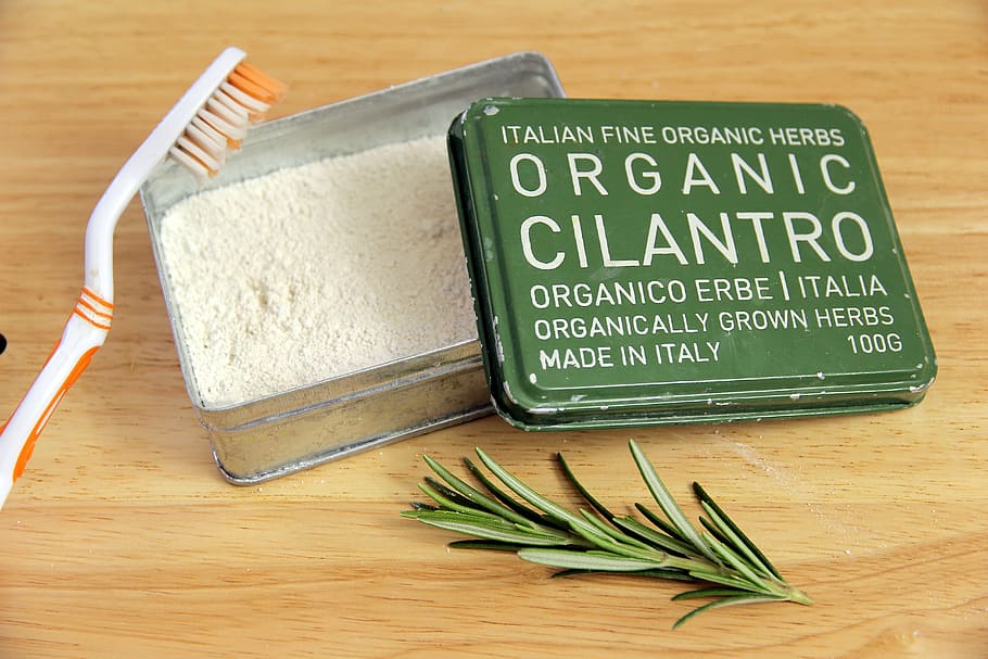 organic cilantro powder, cosmetic, natural, aromatherapy, naturopathy, toothpaste diy, plants, text, studio shot, food and drink