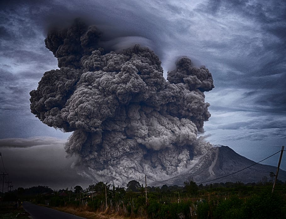 vulcão, explosão, natureza, erupção, fumaça, árvores, grama, rua, estrada, casa