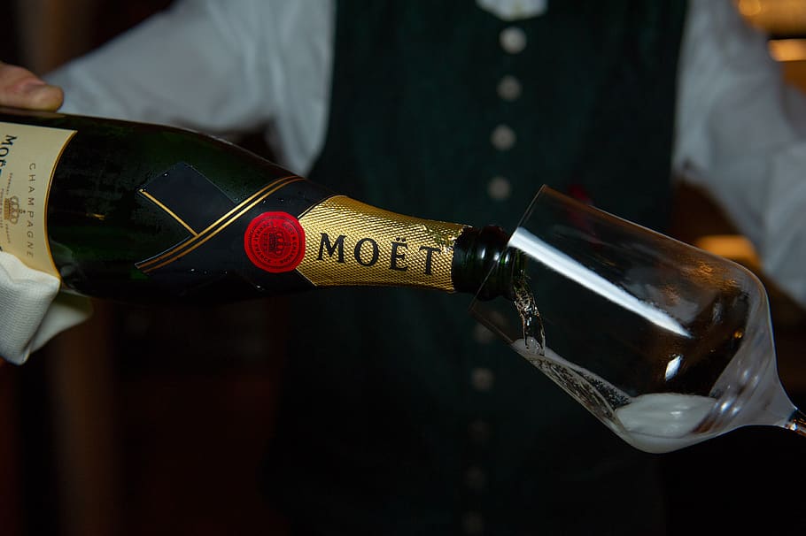 moet, champagne, drink, noble, luxury, benefit from, famous, celebrate, glass, waiter
