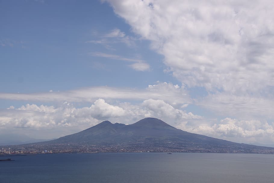 Vesubio, volcán, destinos, Italia, Nápoles, turismo, lava, montaña, paisaje, el cráter