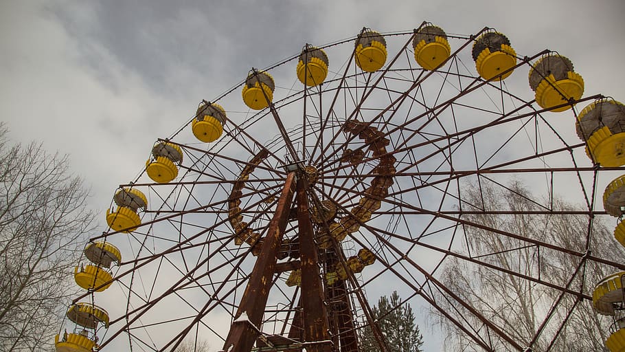 Pripyat, carrusel, rueda de la fortuna, parque temático, parque de atracciones, Ucrania, diversión, carnaval, infancia, abandonado