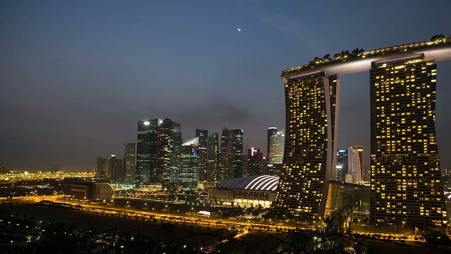 Marina Bay Sands Singapura, Marina Bay Sands, Singapura, noite, paisagem urbana, horizonte urbano, arranha céu, cena urbana, iluminado, cidade