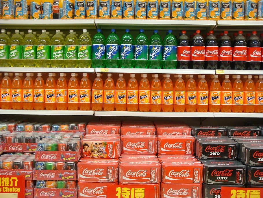 garrafa de refrigerante, lote da caixa, prateleira, supermercado, cola, refrigerante, loja, varejo, escolha, grande grupo de objetos