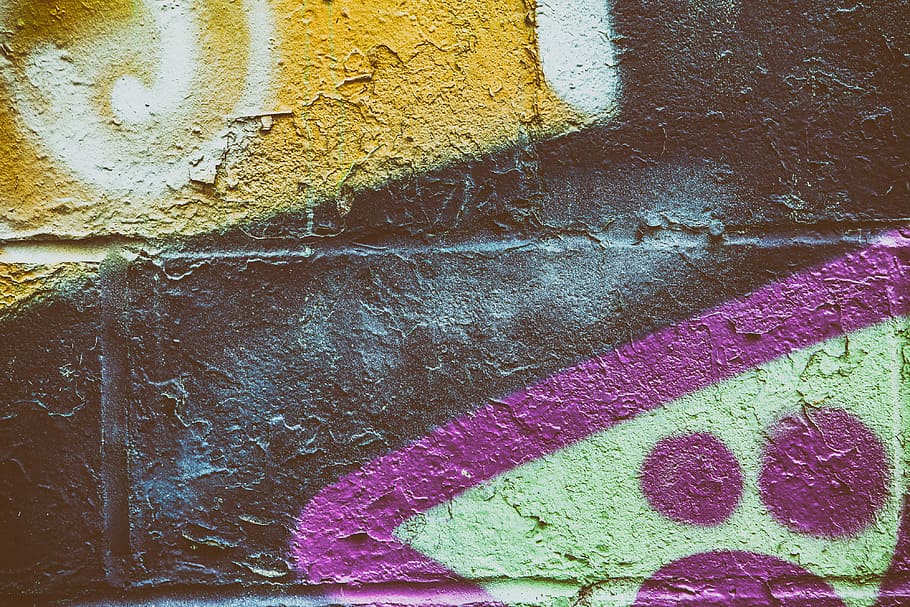 brillantemente coloreado, graffiti, cubierto, ladrillos, pared, Brooklyn, Nueva York, primer plano, texturas, ladrillo