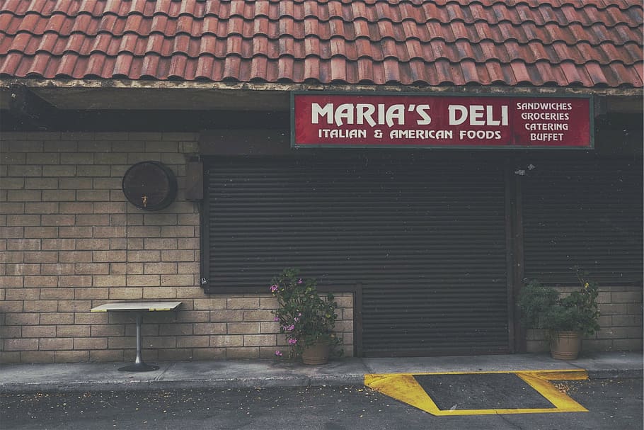 fechado, maria, deli italiano, &, fachada de loja de comida americana, sinalização, mantimentos, comida, loja, calçada