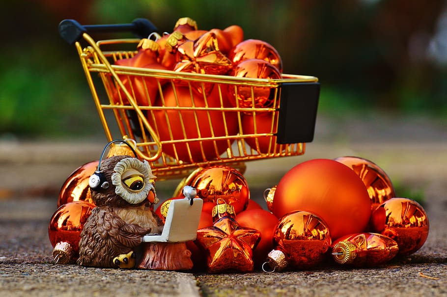 gold bauble lot, gold shopping cart, selective, focus photography, online shopping, christmas, shopping cart, shopping, purchasing, christmas balls