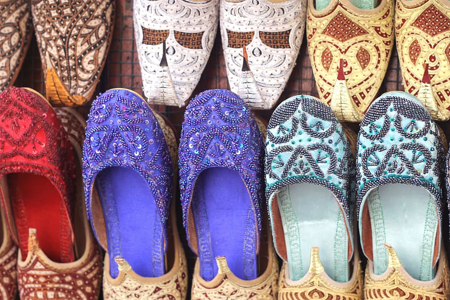 berbagai macam, pasangan, sepatu, dubai, arab, tradisional, sandal, alas kaki, pasar, sungai kecil