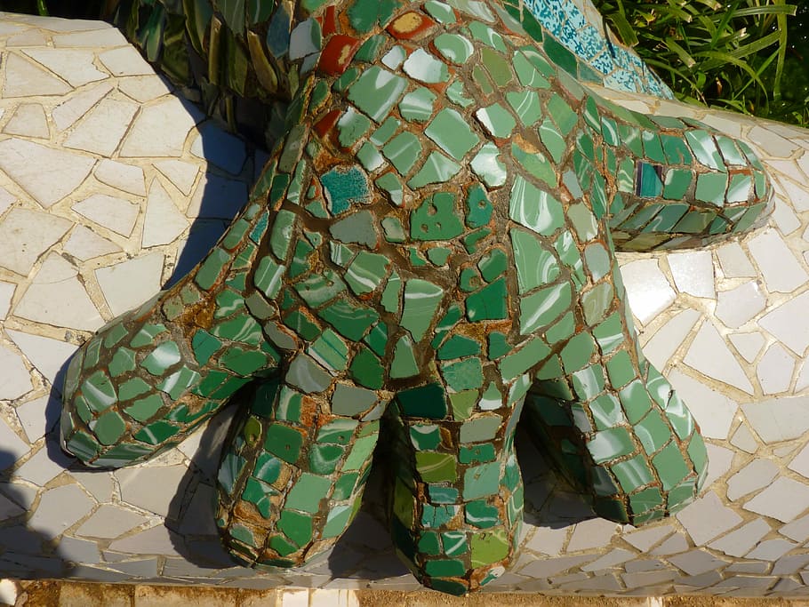 green, hand style artwork, Park Güell, Gaudí, Barcelona, Mosaic, dragons, military, army soldier, army