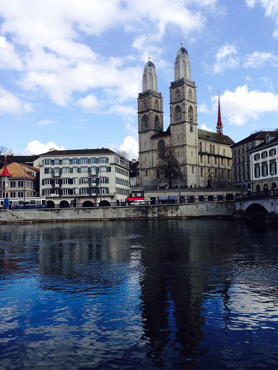 Zurich, Grossmünster, Iglesia, estructura construida, exterior del  edificio, arquitectura, agua, cielo, edificio, frente al mar | Pxfuel