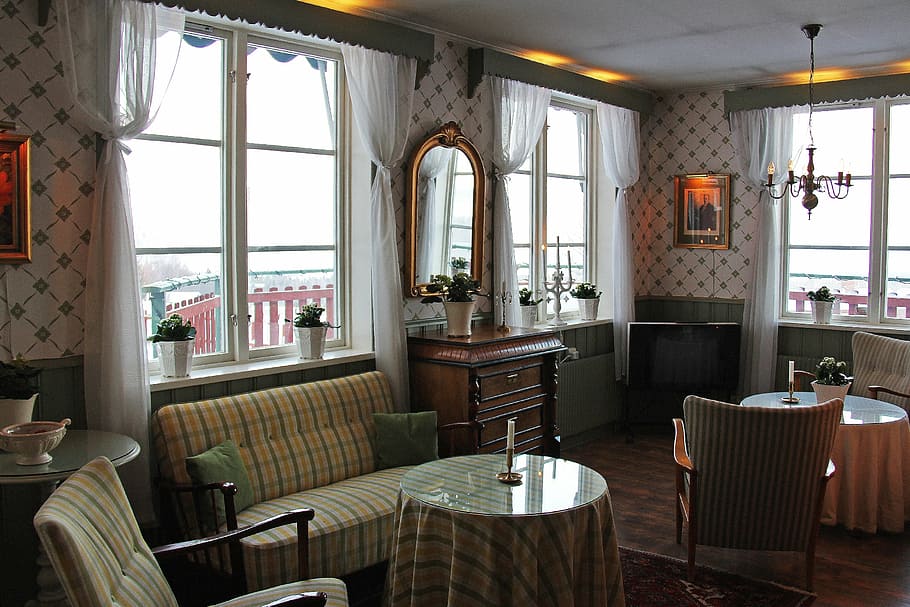 mesa redonda, cubierta, marrón, tela, al lado, ventana de vidrio, belleza, hotel, tällbergsgårdens hotell, hermosa