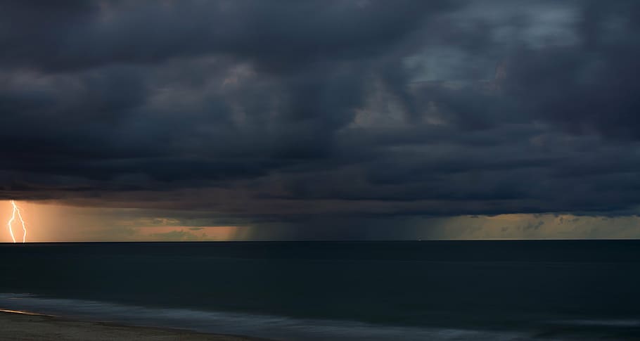 photography, ocean, storm, lightning strike, lightning, sea, thunder, rain, dark, clouds