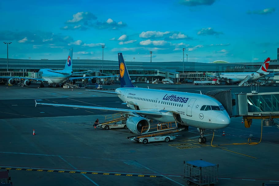 aircraft, airport, holidays, lufthansa, prague, before the start of, air vehicle, airplane, transportation, mode of transportation