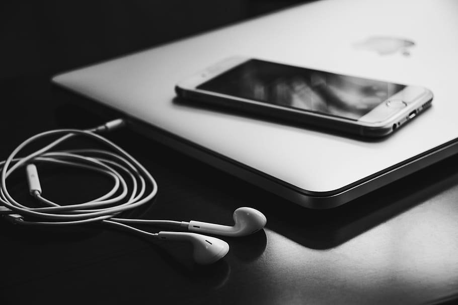 white, in-ear earphones, black, wooden, table, macbook, air, gold, iphone, apple